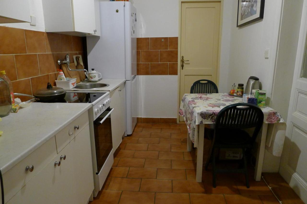 Cozy Modest Room For 2 Or 3 Persons Prague Exterior photo